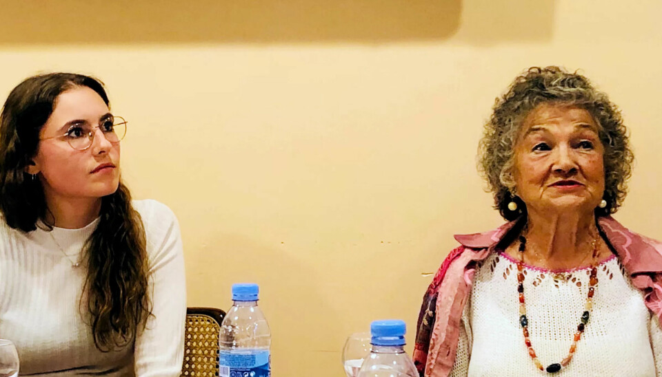 Milagros (th) mor og bror ble skutt og myrdet da Milagro var 11 år, fordi de hjalp motstandere av Franco-regimet. Til venstre barnebarnet Christina Ferrer. Milagros (th) mor og bror ble skutt og myrdet da Milagro var 11 år, fordi de hjalp motstandere av Franco-regimet. Til venstre barnebarnet Christina Ferrer.