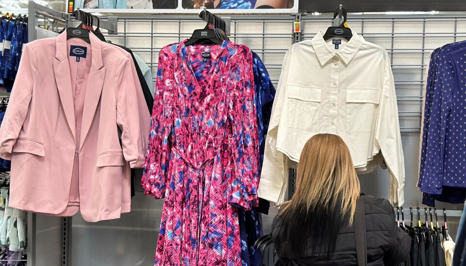 FORBUD: Nye EU-regler skal gjøre det forbudt for store aktører å kaste klær. FORBUD: Nye EU-regler skal gjøre det forbudt for store aktører å kaste klær.