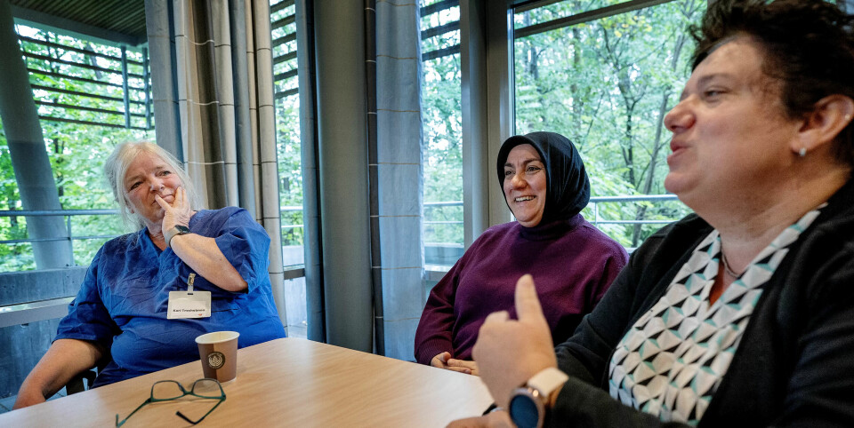 RETTEN TIL PRIVATLIV: Fag- og kvalitetsrådgiver Melita Lustica (f.h) og hjelpepleierne Rabia Erdemir og Kari Trosholmen ved Mariehaven sykehjem i Bærum sier de tilrettelegger så mye de kan for at beboerne skal ha et privatliv. RETTEN TIL PRIVATLIV: Fag- og kvalitetsrådgiver Melita Lustica (f.h) og hjelpepleierne Rabia Erdemir og Kari Trosholmen ved Mariehaven sykehjem i Bærum sier de tilrettelegger så mye de kan for at beboerne skal ha et privatliv.
