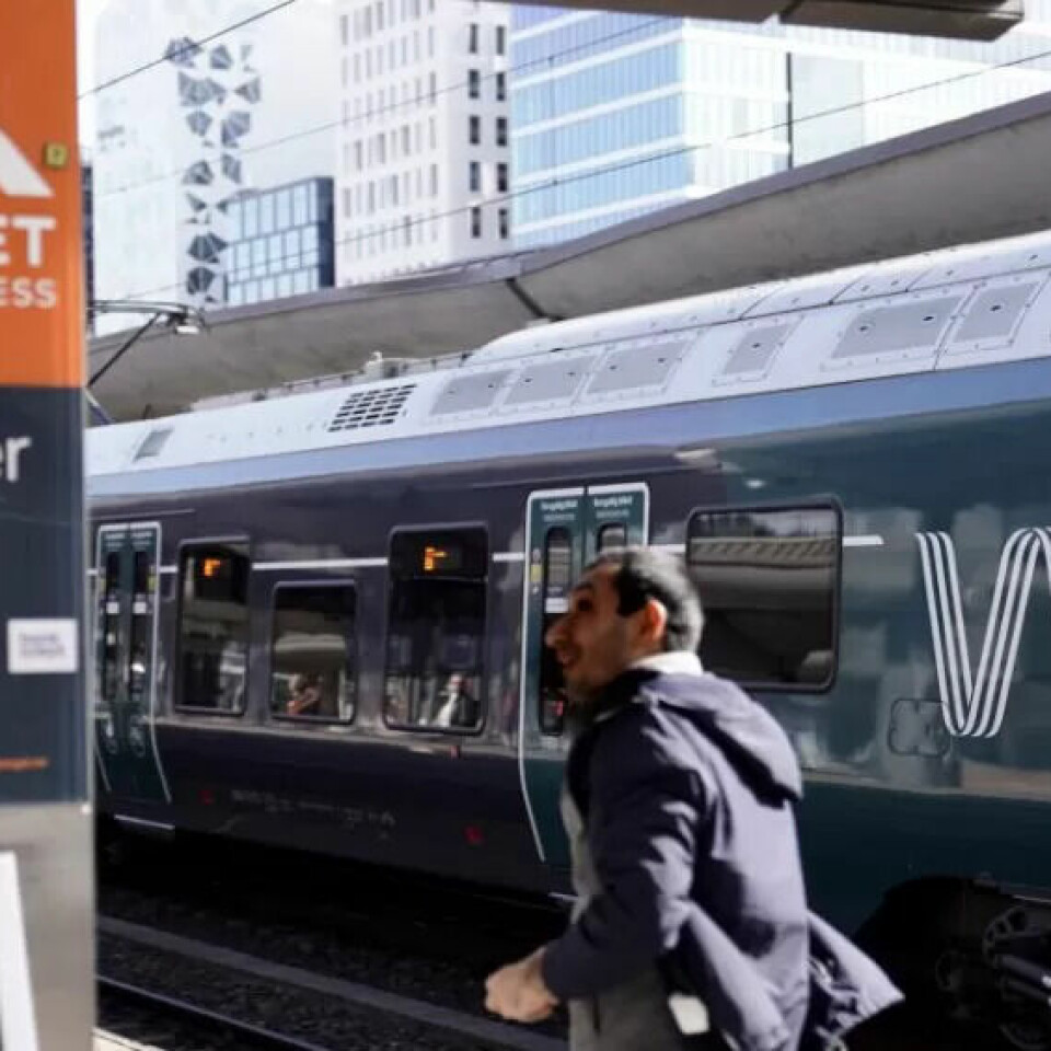 OSLO: Konkurransetilsynet vil la Vy overta Flytoget. OSLO: Konkurransetilsynet vil la Vy overta Flytoget.
