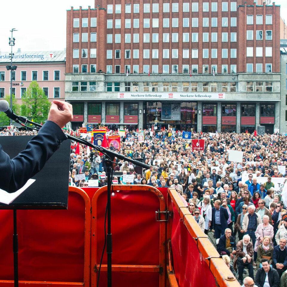 Pensjon fra første krone har vært et viktig krav fra fagbevegelsen, og at det nå innføres i Oslo komme er et resultat av godt fagligpolitisk samarbeid mellom fagbevegelsen og byrådet.», skriver byrådsleder Raymond Johansen på sin Facebook-side. Pensjon fra første krone har vært et viktig krav fra fagbevegelsen, og at det nå innføres i Oslo komme er et resultat av godt fagligpolitisk samarbeid mellom fagbevegelsen og byrådet.», skriver byrådsleder Raymond Johansen på sin Facebook-side.