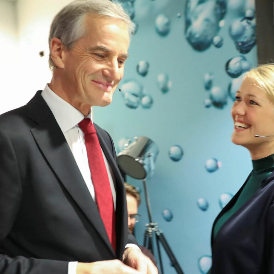 MDG-leder Une Aina Bastholm åpner for å gå i koalisjon med Ap og SV etter neste valg. Men Ap-leder Jonas Gahr Støre mener fortsatt de to partiene er for forskjellige til å kunne regjere sammen. MDG-leder Une Aina Bastholm åpner for å gå i koalisjon med Ap og SV etter neste valg. Men Ap-leder Jonas Gahr Støre mener fortsatt de to partiene er for forskjellige til å kunne regjere sammen.