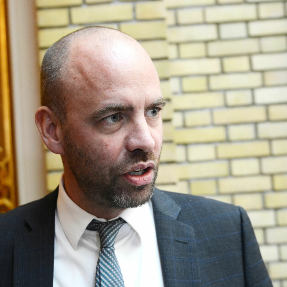 6-TIMERSDAGEN: Leder av Aps arbeidslivsutvalg, Arild Grande, er åpen for en seriøs diskusjon om en arbeidstidsreform og 6-timersdag. 6-TIMERSDAGEN: Leder av Aps arbeidslivsutvalg, Arild Grande, er åpen for en seriøs diskusjon om en arbeidstidsreform og 6-timersdag.