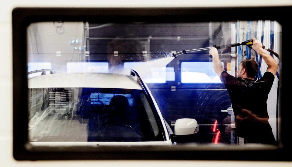 Bilvaskere befinner seg på nedre del av lista, med 31.500 kroner i gjennomsnittlig månedslønn. Illustrasjonsfoto. Bilvaskere befinner seg på nedre del av lista, med 31.500 kroner i gjennomsnittlig månedslønn. Illustrasjonsfoto.