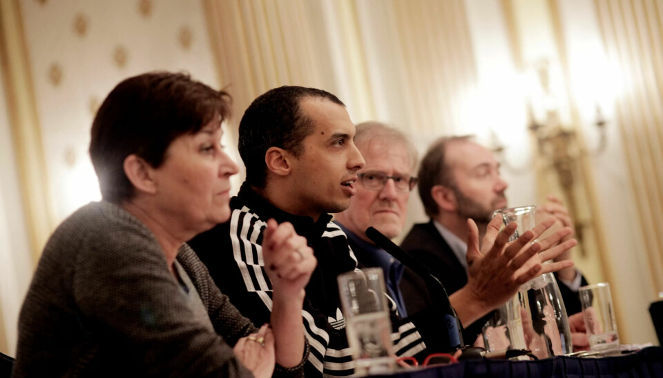 Den danske mureren Mattias Tesfaye har startet en viktig debatt om faglighet og tillit i Danmark og Norge med sin bok «Kloge hænder». Her på debattmøte «Politikk til frokost». Fra venstre LO-leder Gerd Kristiansen, ordstyrer Gudmund Hernes og stortingsrepresentant Trond Giske. Den danske mureren Mattias Tesfaye har startet en viktig debatt om faglighet og tillit i Danmark og Norge med sin bok «Kloge hænder». Her på debattmøte «Politikk til frokost». Fra venstre LO-leder Gerd Kristiansen, ordstyrer Gudmund Hernes og stortingsrepresentant Trond Giske.