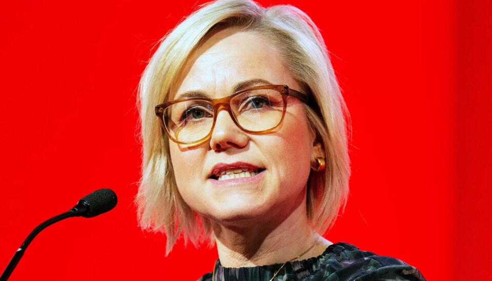 - Jeg beklager overfor alle snørrete og godtesyke barn og deres foreldre hvis jeg har skapt forvirring. Snørrete barn kan gå og tigge godteri, sier helseminister Ingvild Kjerkol. - Jeg beklager overfor alle snørrete og godtesyke barn og deres foreldre hvis jeg har skapt forvirring. Snørrete barn kan gå og tigge godteri, sier helseminister Ingvild Kjerkol.