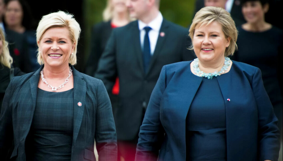 Finansminister Siv Jensen og statsminister Erna Solberg fikk med Venstre og KrF på å kutte enda mer i statlig sektor neste år. Finansminister Siv Jensen og statsminister Erna Solberg fikk med Venstre og KrF på å kutte enda mer i statlig sektor neste år.