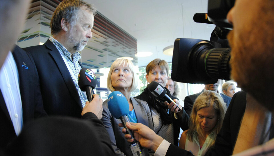 Mette Nord (th), forhandlingsleder i KS Per Kristian Sundnes og Ragnhild Lied fra Unio ble til slutt enige om et anbefalt resultat. Mette Nord (th), forhandlingsleder i KS Per Kristian Sundnes og Ragnhild Lied fra Unio ble til slutt enige om et anbefalt resultat.