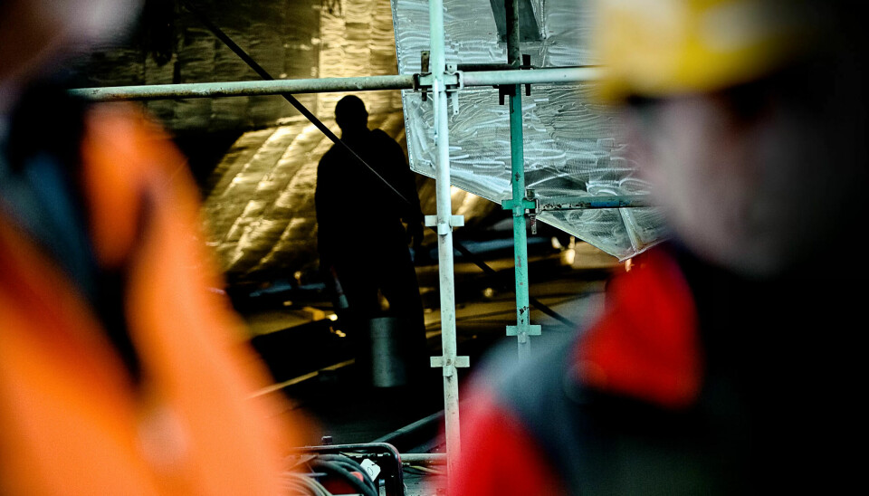 Én av tre norske kommuner har innført tiltak for å forhindre sosial dumping i sine kontrakter med private bedrifter. Én av tre norske kommuner har innført tiltak for å forhindre sosial dumping i sine kontrakter med private bedrifter.