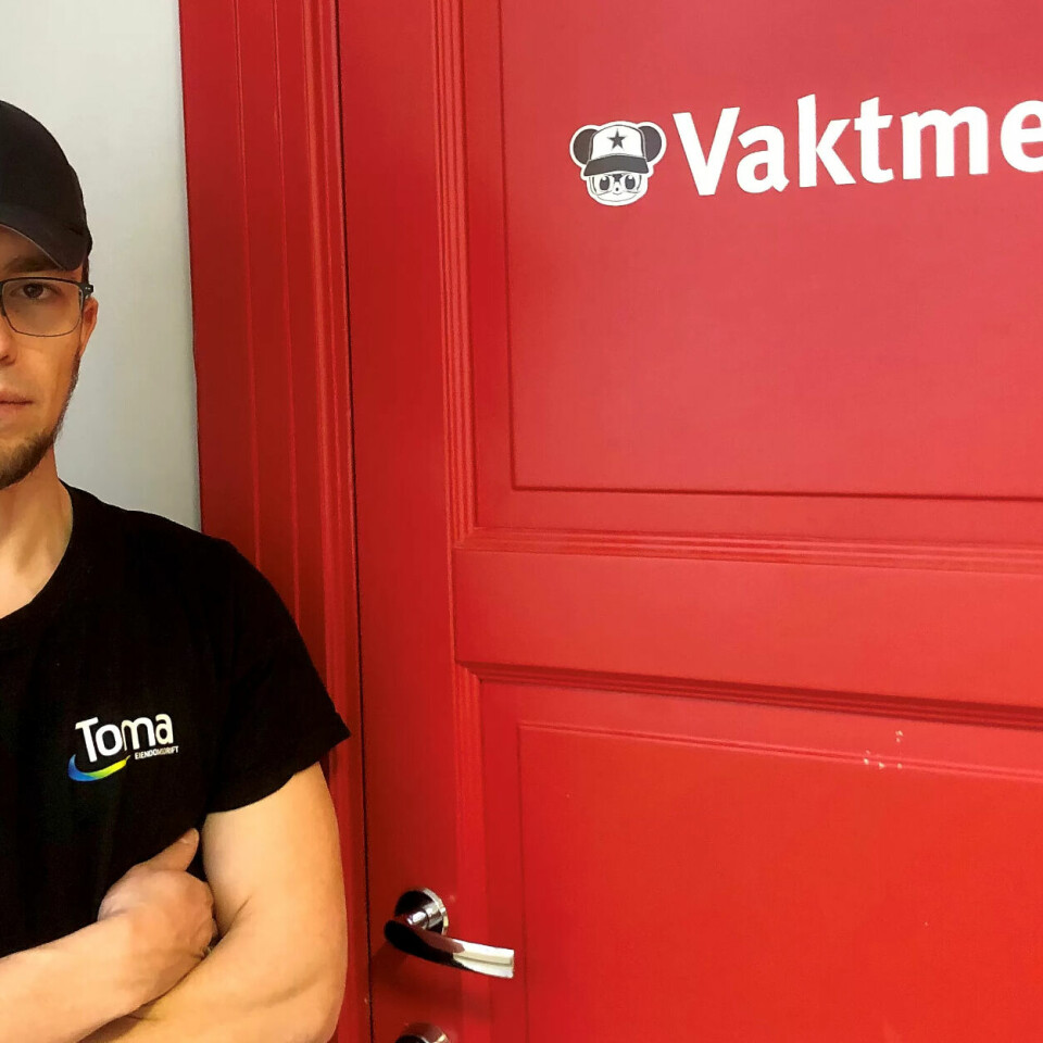Skolevaktmester Ilyas er en av dem som kan miste jobben når Oslo kommune overtar