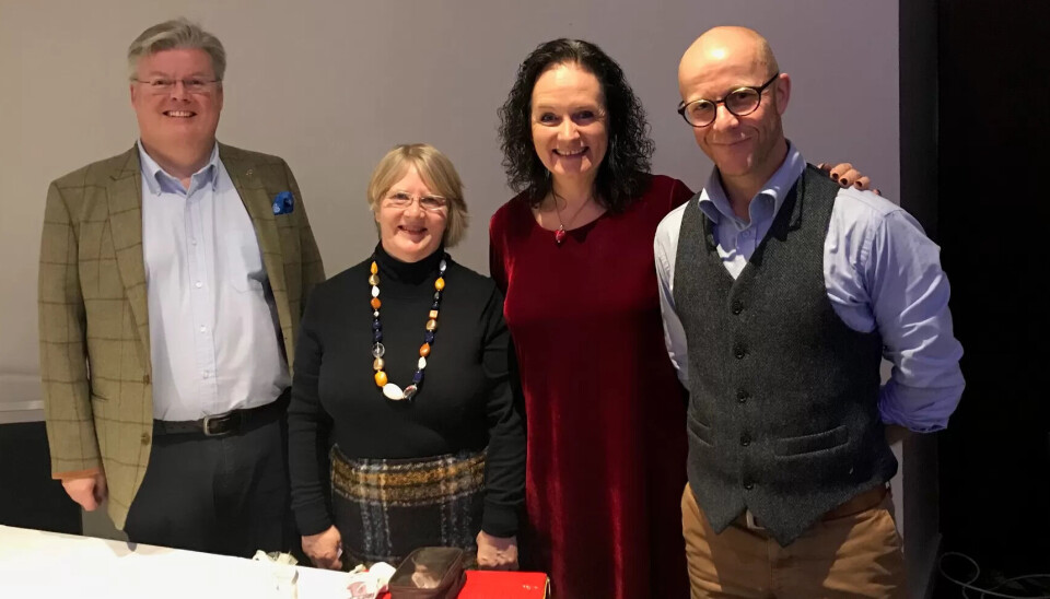 PÅ TUR: Partnerskapet mot mobbing var nylig på studietur til Skottland. Her med to av mobbeforskerne i Edinburgh. F.v. Professor Ian Rivers, Dr. Joan Mowat, Ragnhild Skodje fra stiftelsen Imtec, og Frode Restad fra Partnerskap mot mobbing. PÅ TUR: Partnerskapet mot mobbing var nylig på studietur til Skottland. Her med to av mobbeforskerne i Edinburgh. F.v. Professor Ian Rivers, Dr. Joan Mowat, Ragnhild Skodje fra stiftelsen Imtec, og Frode Restad fra Partnerskap mot mobbing.