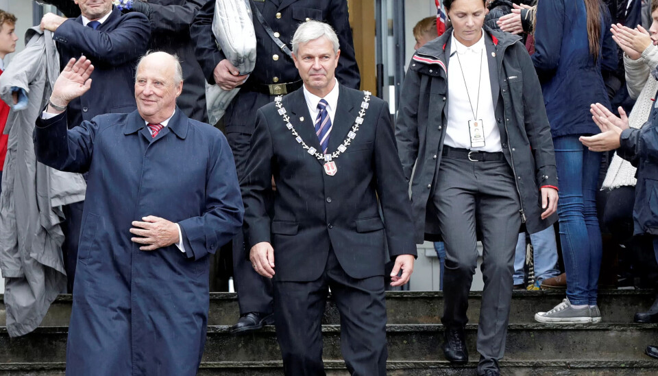 Jonn Gunnar Lislelid sammen med kong Harald under kongens besøk i Svelvik i 2014. Jonn Gunnar Lislelid sammen med kong Harald under kongens besøk i Svelvik i 2014.