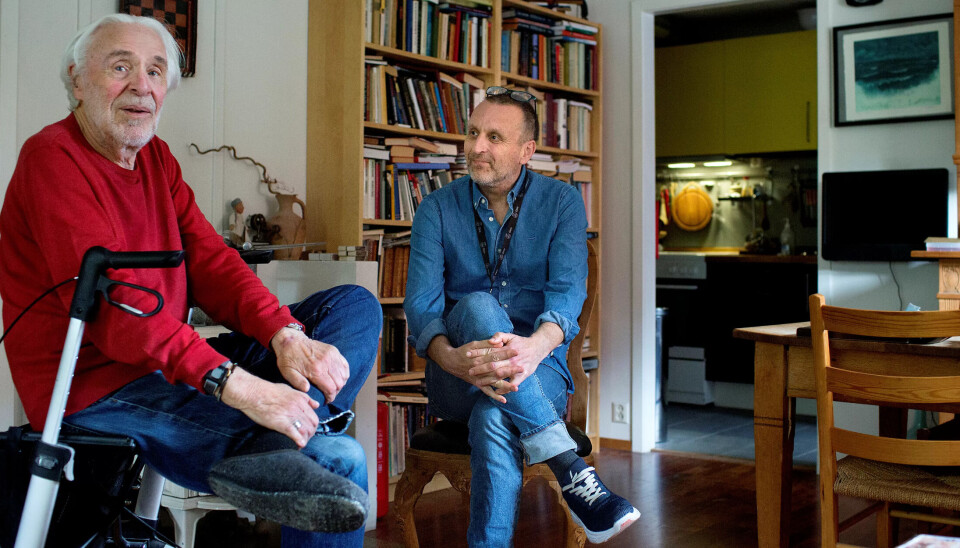 83 år gamle Kåre får besøk av demenskontakt Trond på Bygdøy. 83 år gamle Kåre får besøk av demenskontakt Trond på Bygdøy.