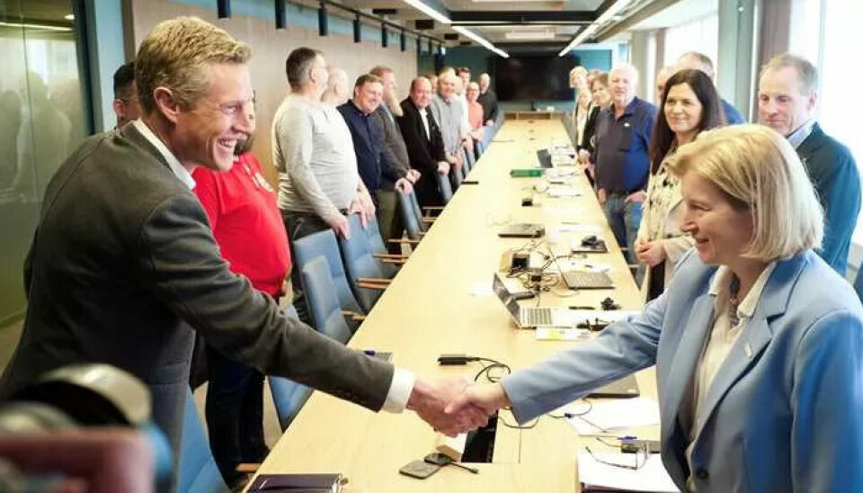 ENIGE: Det er enighet mellom partene i byggenæringen. Christian Justnes har forhandlet for Fellesforbundet sammen med Siri Bergh fra NHO Byggenæringen. ENIGE: Det er enighet mellom partene i byggenæringen. Christian Justnes har forhandlet for Fellesforbundet sammen med Siri Bergh fra NHO Byggenæringen.