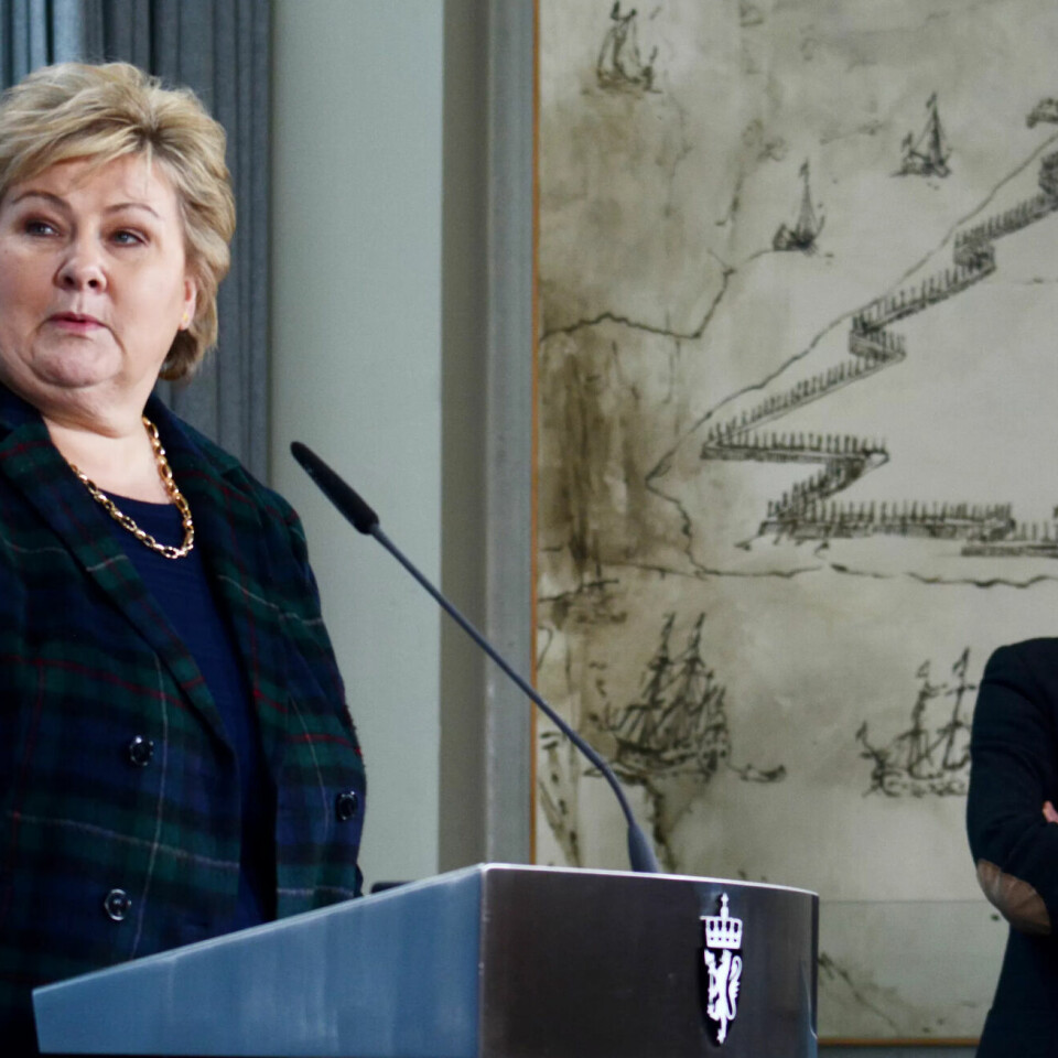 Pilen peker feil vei for Erna Solberg og hennes regjeringsprosjekt. Pilen peker feil vei for Erna Solberg og hennes regjeringsprosjekt.