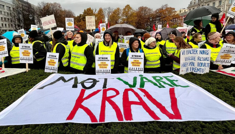 STÅR PÅ: De streikende barnehagearbeiderne blir flere fra førstkommende mandag. STÅR PÅ: De streikende barnehagearbeiderne blir flere fra førstkommende mandag.