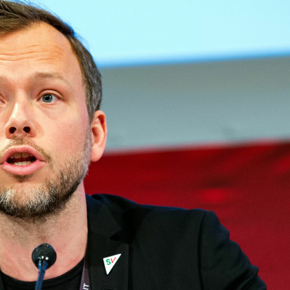 Audun Lysbakken (SV) reagerer på kritikken fra Ap-leder Jonas Gahr Støre. - Et sterkt Arbeiderparti bør gå på bekostning av partiene på høyresiden, ikke oss, sier han. Audun Lysbakken (SV) reagerer på kritikken fra Ap-leder Jonas Gahr Støre. - Et sterkt Arbeiderparti bør gå på bekostning av partiene på høyresiden, ikke oss, sier han.