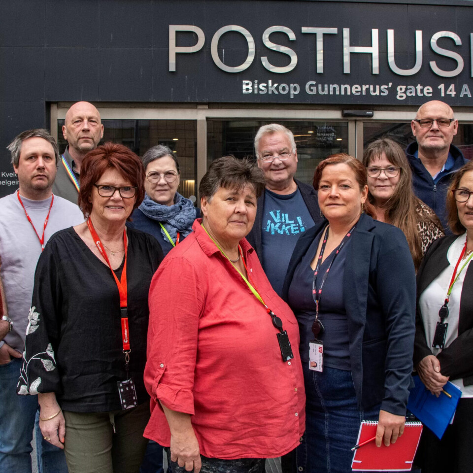 FORHANDLINGSSTART: Det innledende møtet er over. Forhandlingsutvalget fra Fagforbundet Post og Finans består i år av (f.v.) Lars Nilsen, Marius Weisæt Antonsen, Knut Marius Lydvo, Tove Rundtom, Ann Elisabeth Wirgeness, Gerd Øiahals, Håvard Sivertsen, Cathrine Ertsås, Judith Olafsen, Jarle Eide, Jaqueline Hopkinson og Hans Fredrik Danielsen. De har god tro på et godt resultat for medlemmene i morkonsernet. FORHANDLINGSSTART: Det innledende møtet er over. Forhandlingsutvalget fra Fagforbundet Post og Finans består i år av (f.v.) Lars Nilsen, Marius Weisæt Antonsen, Knut Marius Lydvo, Tove Rundtom, Ann Elisabeth Wirgeness, Gerd Øiahals, Håvard Sivertsen, Cathrine Ertsås, Judith Olafsen, Jarle Eide, Jaqueline Hopkinson og Hans Fredrik Danielsen. De har god tro på et godt resultat for medlemmene i morkonsernet.