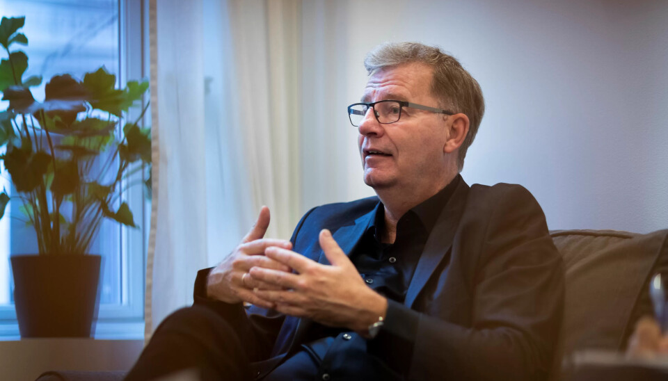 KREVER HANDLING: – Det hjelper ikke å ha penger, hvis du ikke har folk, sier helsebyråd i Oslo Robert Steen (Ap). Derfor tror han det trengs radikale grep for å redde den norske helsemodellen. KREVER HANDLING: – Det hjelper ikke å ha penger, hvis du ikke har folk, sier helsebyråd i Oslo Robert Steen (Ap). Derfor tror han det trengs radikale grep for å redde den norske helsemodellen.