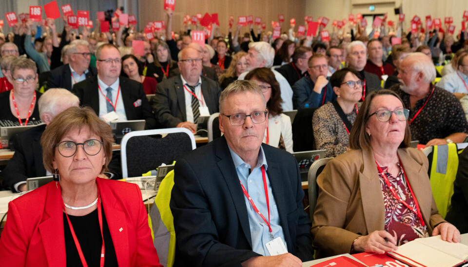 MÅ SPARE: Forbundsleder Mette Nord, nestleder Odd Haldgeir Larsen og AU-medlem Anne Green Nilsen innser at det er flertall på landsmøtet for et kontingent på 1,2 prosent allerede fra nyttår. MÅ SPARE: Forbundsleder Mette Nord, nestleder Odd Haldgeir Larsen og AU-medlem Anne Green Nilsen innser at det er flertall på landsmøtet for et kontingent på 1,2 prosent allerede fra nyttår.