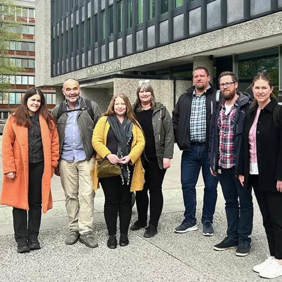 Fagforbundets forhandlingsdelegasjon. F.v.: Jeanette Bjørnstøl Tashev, Stein Gudbrandsen, Vivian Jacobsen, Monica Syvertsen, Fredrik Lygre, Magnus Langstrand og Kristin Bakker. Sammen med NHO Service og Handel har de frist til midnatt for å bli enige om et resultat og unngår frisørstreik. Fagforbundets forhandlingsdelegasjon. F.v.: Jeanette Bjørnstøl Tashev, Stein Gudbrandsen, Vivian Jacobsen, Monica Syvertsen, Fredrik Lygre, Magnus Langstrand og Kristin Bakker. Sammen med NHO Service og Handel har de frist til midnatt for å bli enige om et resultat og unngår frisørstreik.