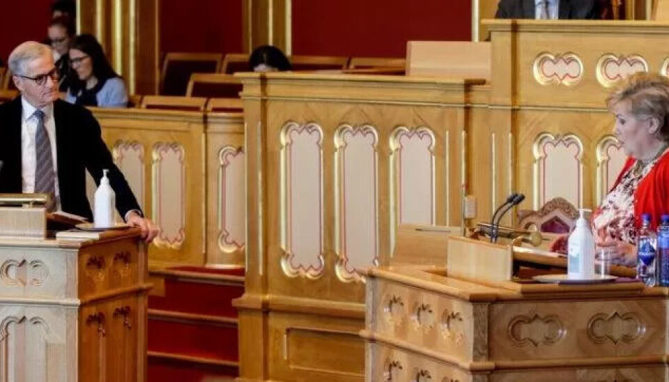 UENIG: De ulike krisepakkene fra regjeringen er ikke bygget på klassisk Høyre-politikk, men hentet fra den sosialdemokratiske verktøykassa, mener Ap-leder Jonas Gahr Støre. Her fra Stortinget tidligere i måneden. UENIG: De ulike krisepakkene fra regjeringen er ikke bygget på klassisk Høyre-politikk, men hentet fra den sosialdemokratiske verktøykassa, mener Ap-leder Jonas Gahr Støre. Her fra Stortinget tidligere i måneden.