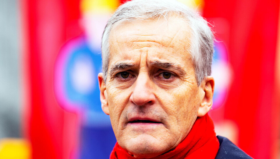 KRISE: Valgforsker Johannes Bergh mener Jonas Gahr Støre og Arbeiderpartiet har kommet helt i skyggen av Senterpartiets sentraliseringskritikk. KRISE: Valgforsker Johannes Bergh mener Jonas Gahr Støre og Arbeiderpartiet har kommet helt i skyggen av Senterpartiets sentraliseringskritikk.