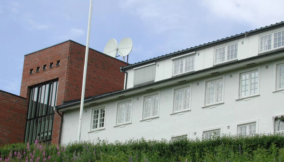 En gruppe pensjonister vil ha en snuoperasjon for å redde skolen. En gruppe pensjonister vil ha en snuoperasjon for å redde skolen.