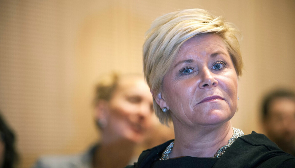 Finansminister Siv Jensen (Frp) la fram revidert nasjonalbudsjett mandag. Finansminister Siv Jensen (Frp) la fram revidert nasjonalbudsjett mandag.
