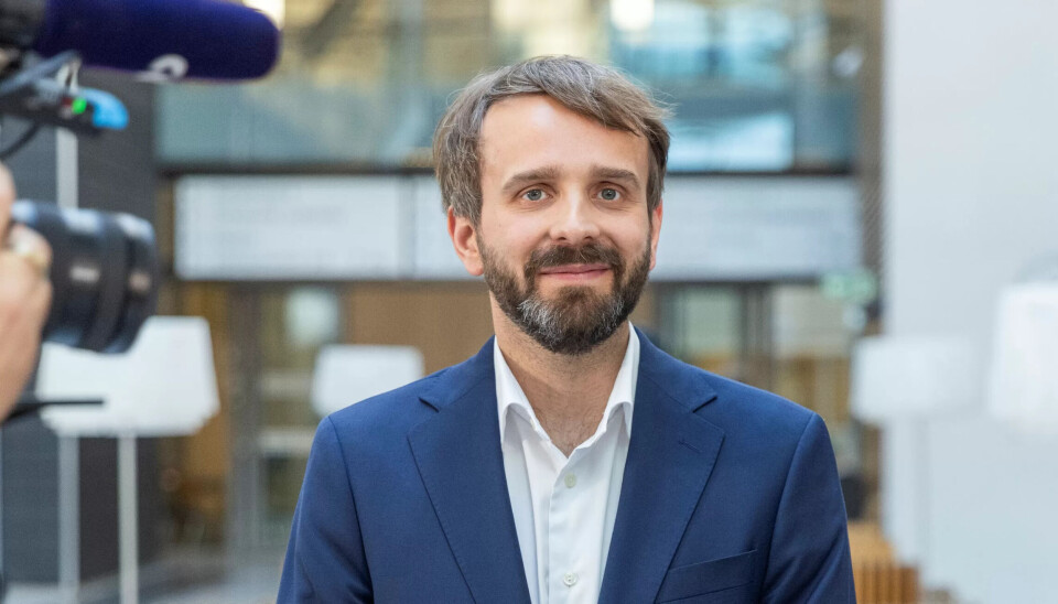 INVITERER: Ap-nestleder Jan Christian Vestre deltok i partilederdebatten på Kommunalkonferansen. Der uttrykte han at SV bør være mer enn en budsjettpartner. INVITERER: Ap-nestleder Jan Christian Vestre deltok i partilederdebatten på Kommunalkonferansen. Der uttrykte han at SV bør være mer enn en budsjettpartner.