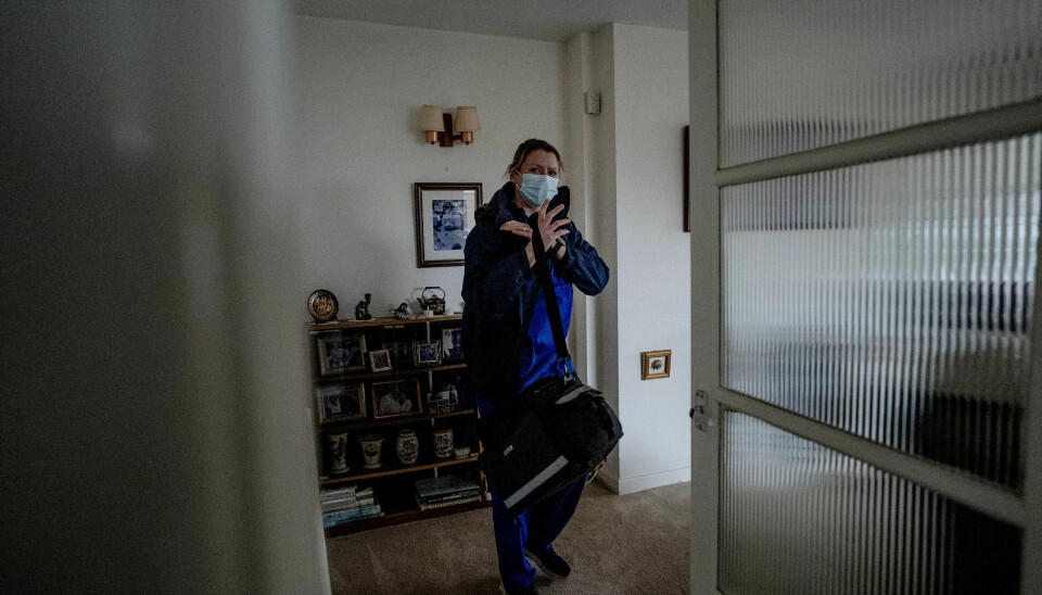 Sju millioner i helsekø. 500 unødvendige dødsfall hver uke. Midt i den britiske helsestormen står norske Ida (37)