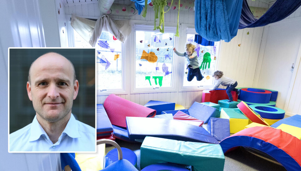 Det er helt urimelig at barnehagene tjener penger på offentlige tilskudd under en streik, mener jurist og ekspert på kommunalrett Roald Hopsnes ved Universitet i Bergen. Det er helt urimelig at barnehagene tjener penger på offentlige tilskudd under en streik, mener jurist og ekspert på kommunalrett Roald Hopsnes ved Universitet i Bergen.
