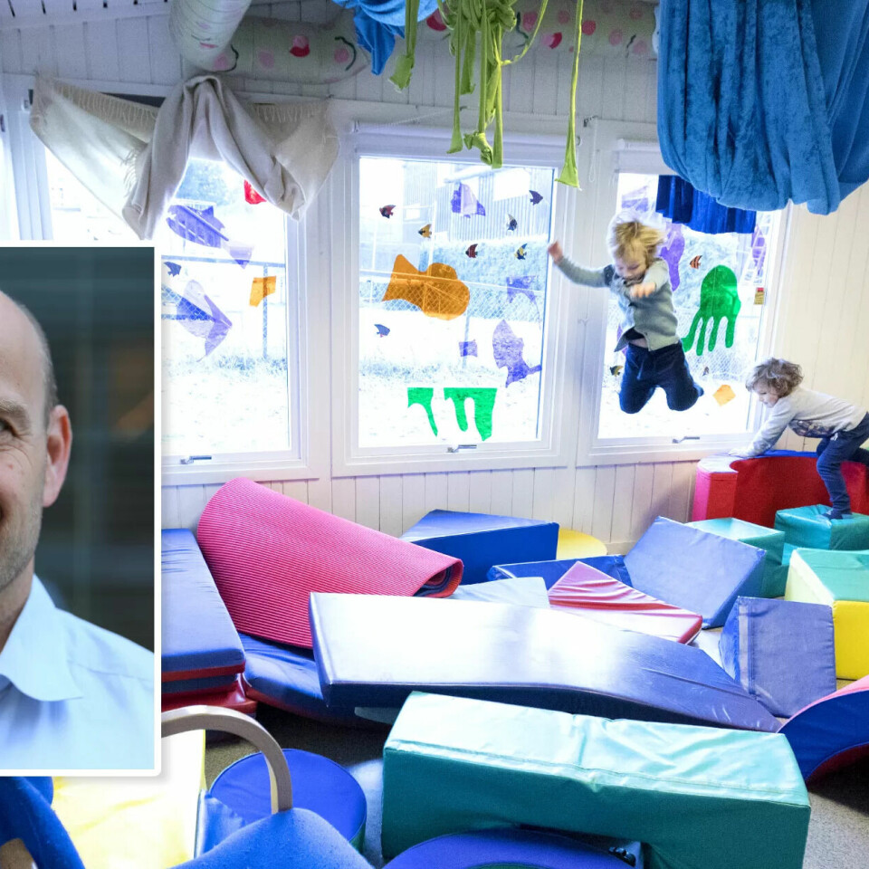 Det er helt urimelig at barnehagene tjener penger på offentlige tilskudd under en streik, mener jurist og ekspert på kommunalrett Roald Hopsnes ved Universitet i Bergen. Det er helt urimelig at barnehagene tjener penger på offentlige tilskudd under en streik, mener jurist og ekspert på kommunalrett Roald Hopsnes ved Universitet i Bergen.