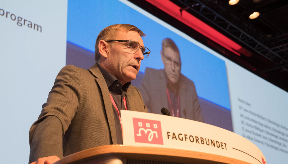 STABIL POLITIKK: Jan Helge Gulbrandsen la fram forbundets lønnspoltiske dokument som fastslår at lønnspolitikken ligger fast. STABIL POLITIKK: Jan Helge Gulbrandsen la fram forbundets lønnspoltiske dokument som fastslår at lønnspolitikken ligger fast.