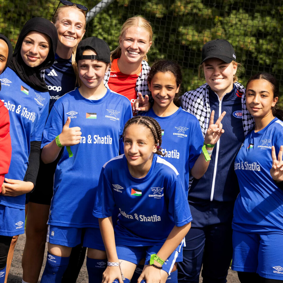 IDRETTSGLEDE: Jentene fra laget «Sabra &Shatila» med Michaela Kovacs, Jalen Tompkins og Olaug Tvedten, fra Vålerengas Toppserie. IDRETTSGLEDE: Jentene fra laget «Sabra &Shatila» med Michaela Kovacs, Jalen Tompkins og Olaug Tvedten, fra Vålerengas Toppserie.