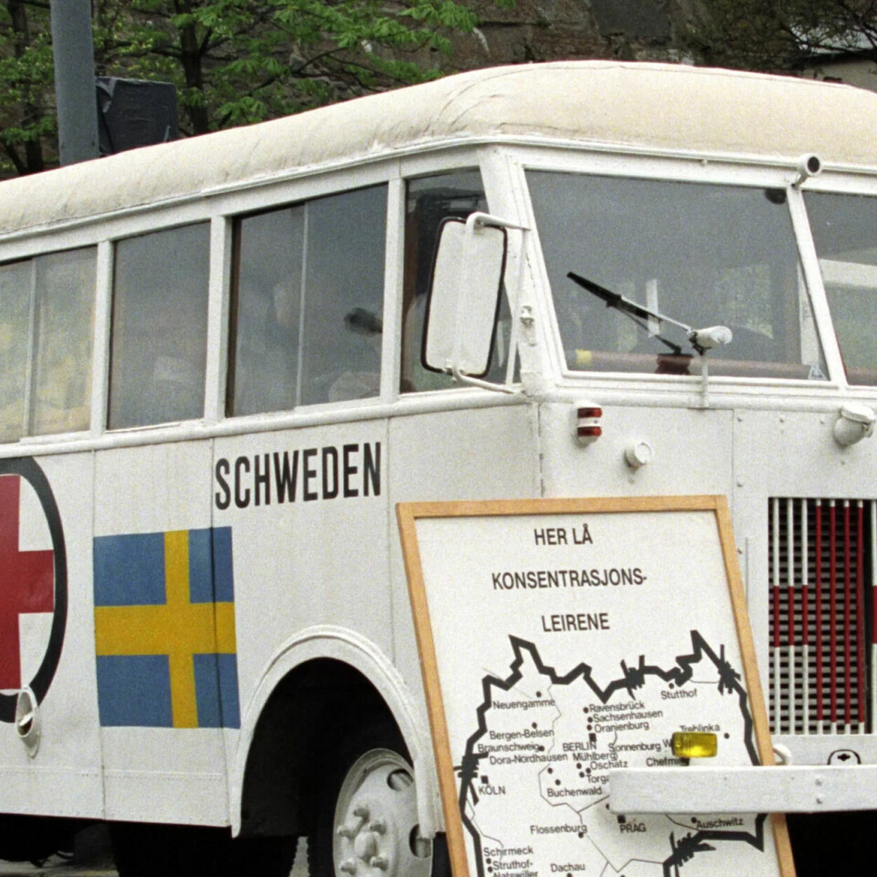 DROPPES: Arkivbilde av en av de hvite bussene som for 61 år siden kjørte til Tyskland for å hente tusenvis av skandinaviske krigsfanger. DROPPES: Arkivbilde av en av de hvite bussene som for 61 år siden kjørte til Tyskland for å hente tusenvis av skandinaviske krigsfanger.