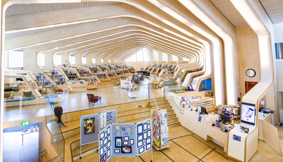 POPULÆRT: Bibliotek trenger ikke å være på størrelse med arkitektoniske praktbygg som det på Vennesla for å sette lånelysten i gang hos unge lesere, viser en ny undersøkelse. POPULÆRT: Bibliotek trenger ikke å være på størrelse med arkitektoniske praktbygg som det på Vennesla for å sette lånelysten i gang hos unge lesere, viser en ny undersøkelse.
