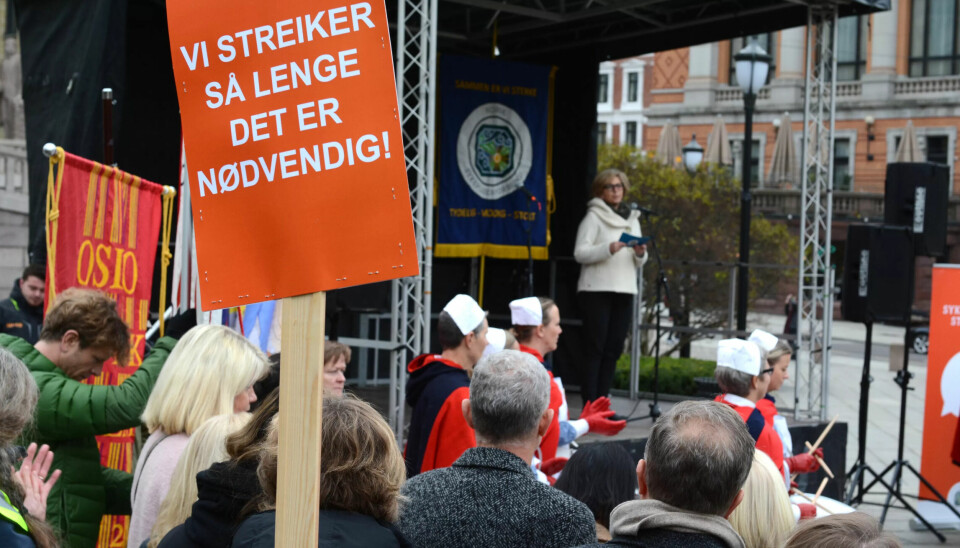 Liv og helse var ikke i fare da statsråden stoppet streik, hevder sykepleierforbund. Nå må arbeidsministeren svare