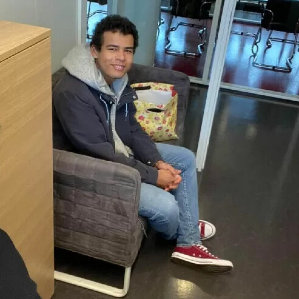 Fagforbundets Bashiruddin Khawaja og Nicholas Alex Souffe er fornøyd etter at sistnevnte, ifølge en fersk dom fra Oslo tingrett, har krav på fast stilling som helsefagarbeider ved Stovnerskogen sykehjem. Fagforbundets Bashiruddin Khawaja og Nicholas Alex Souffe er fornøyd etter at sistnevnte, ifølge en fersk dom fra Oslo tingrett, har krav på fast stilling som helsefagarbeider ved Stovnerskogen sykehjem.