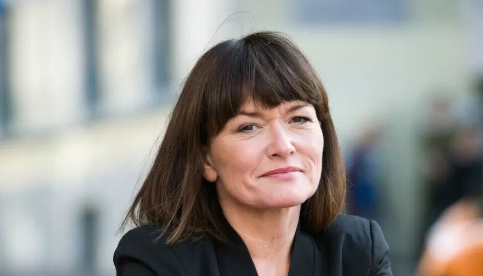 SKEPTISK: – Det er ikke sikkert helsearbeidere aleine bør komme først i vaksinekøen, sier Fagforbund-nestleder Sissel Skoghaug. SKEPTISK: – Det er ikke sikkert helsearbeidere aleine bør komme først i vaksinekøen, sier Fagforbund-nestleder Sissel Skoghaug.