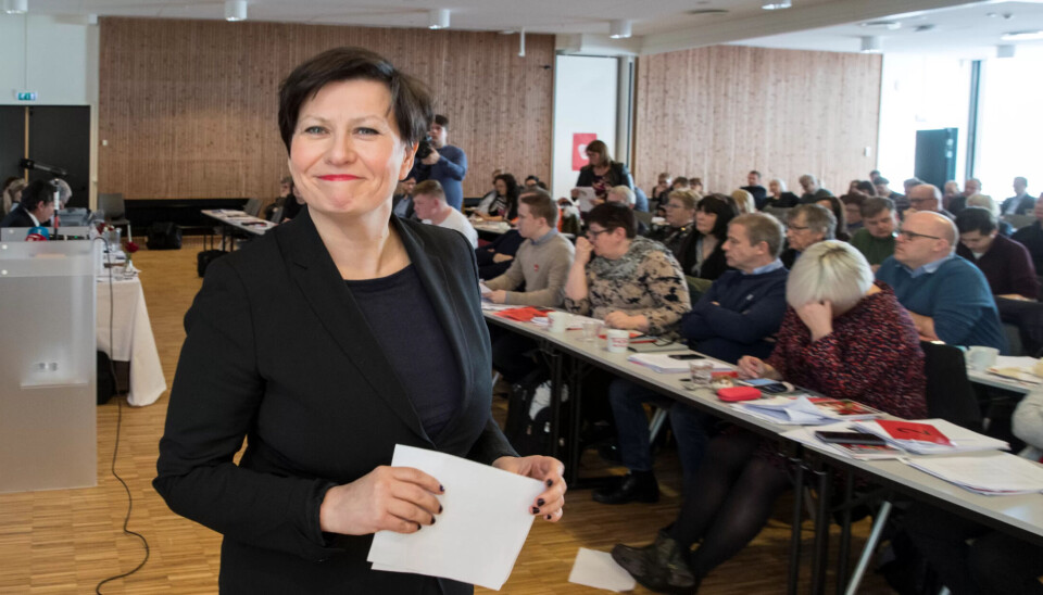 FORNØYD: Helga Pedersen var på nei-siden da årsmøtet i Finnmark Ap sa nei til fylkessammenslåing med Troms. FORNØYD: Helga Pedersen var på nei-siden da årsmøtet i Finnmark Ap sa nei til fylkessammenslåing med Troms.