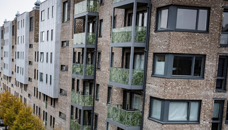 BOLIG: Til tross for at folk har fått mer å rutte med det siste året, er det få som kommer seg inn på boligmarkedet i sentrale strøk, ifølge LOs boligindeks. BOLIG: Til tross for at folk har fått mer å rutte med det siste året, er det få som kommer seg inn på boligmarkedet i sentrale strøk, ifølge LOs boligindeks.