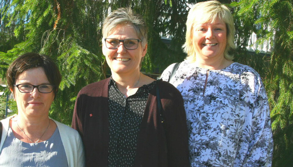 STOLTE: Torild Holmedal, nestleder i Nordland fylke, May-Britt Mørch Jacobsen, hovedtillitsvalgt i Vefsn kommune, Janne Slotte, hovedtillitsvalgt i Songdalen. STOLTE: Torild Holmedal, nestleder i Nordland fylke, May-Britt Mørch Jacobsen, hovedtillitsvalgt i Vefsn kommune, Janne Slotte, hovedtillitsvalgt i Songdalen.