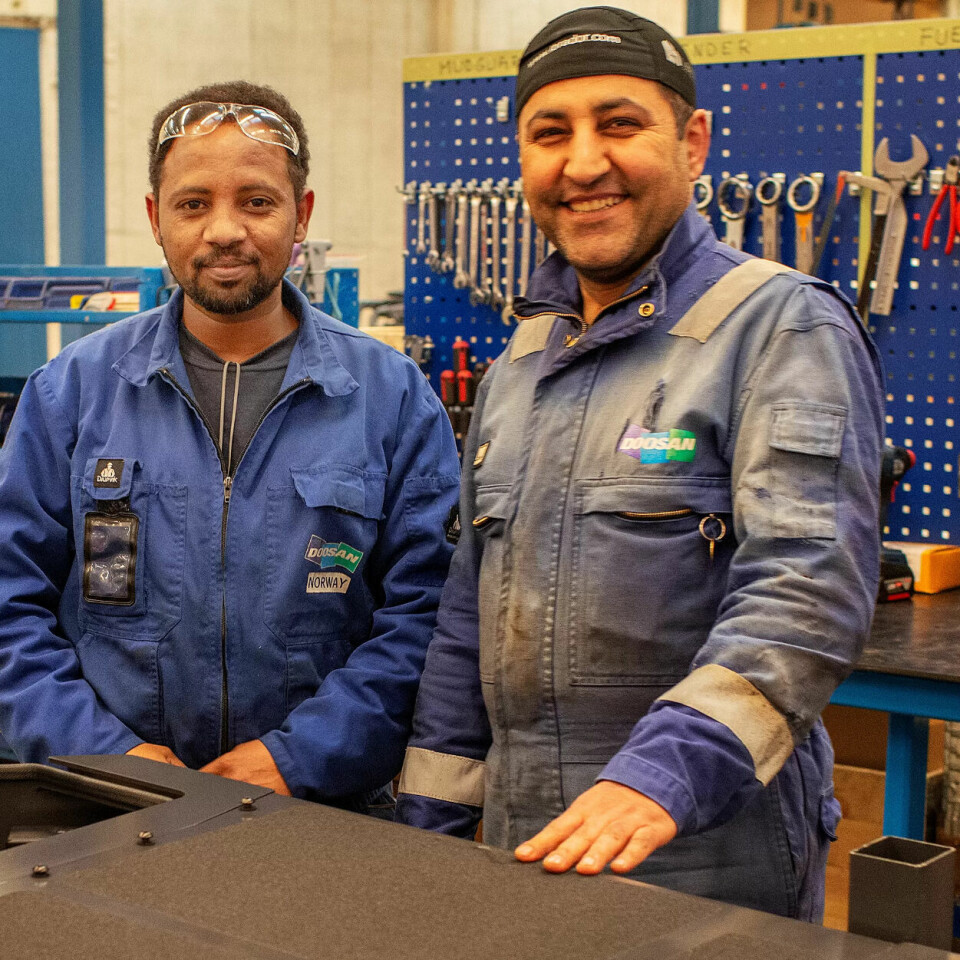 Hedajat Pakari fra Iran og Ammanel Bahre fra Eritrea jobber som sveisere. Hedajat Pakari fra Iran og Ammanel Bahre fra Eritrea jobber som sveisere.