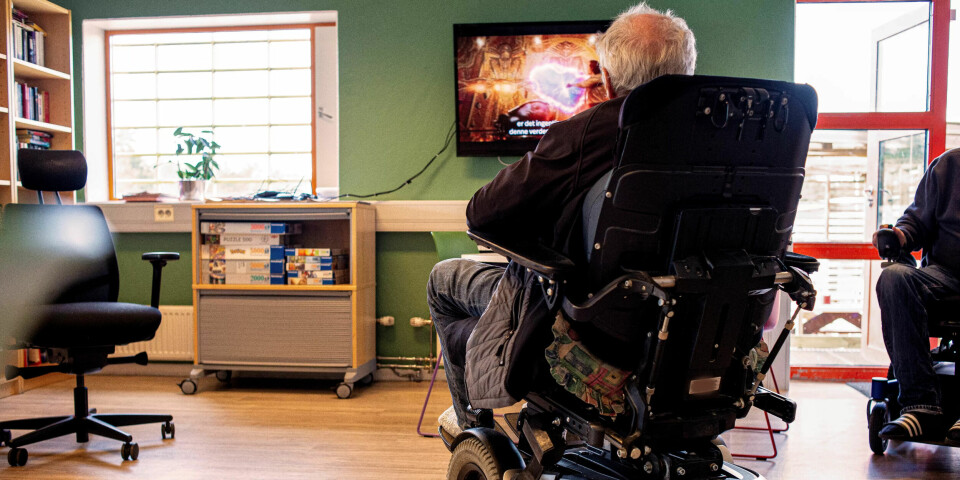 ADSPREDELSE: Tor (80) ser ikke behov for å trene. Han trives bedre med nyheter og naturprogrammer på TV. ADSPREDELSE: Tor (80) ser ikke behov for å trene. Han trives bedre med nyheter og naturprogrammer på TV.