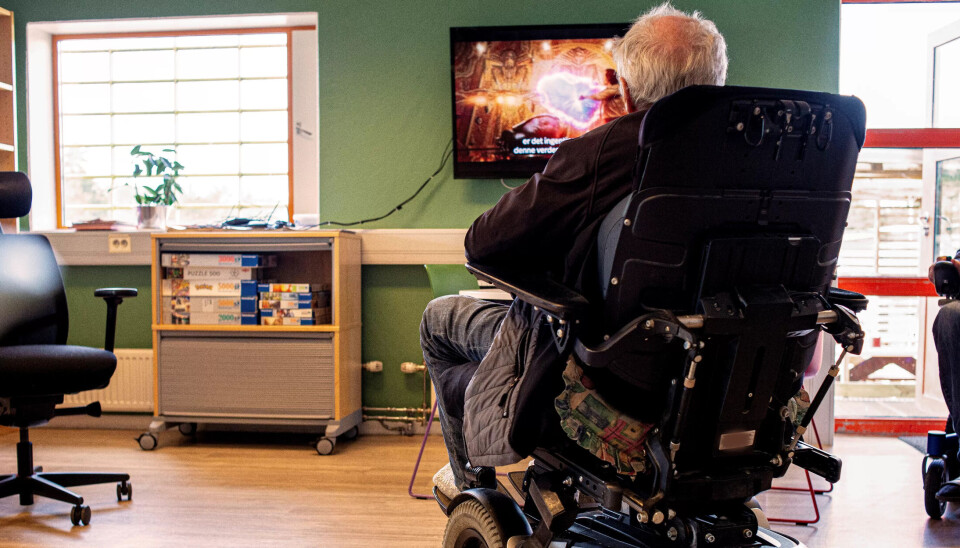 ADSPREDELSE: Tor (80) ser ikke behov for å trene. Han trives bedre med nyheter og naturprogrammer på TV. ADSPREDELSE: Tor (80) ser ikke behov for å trene. Han trives bedre med nyheter og naturprogrammer på TV.