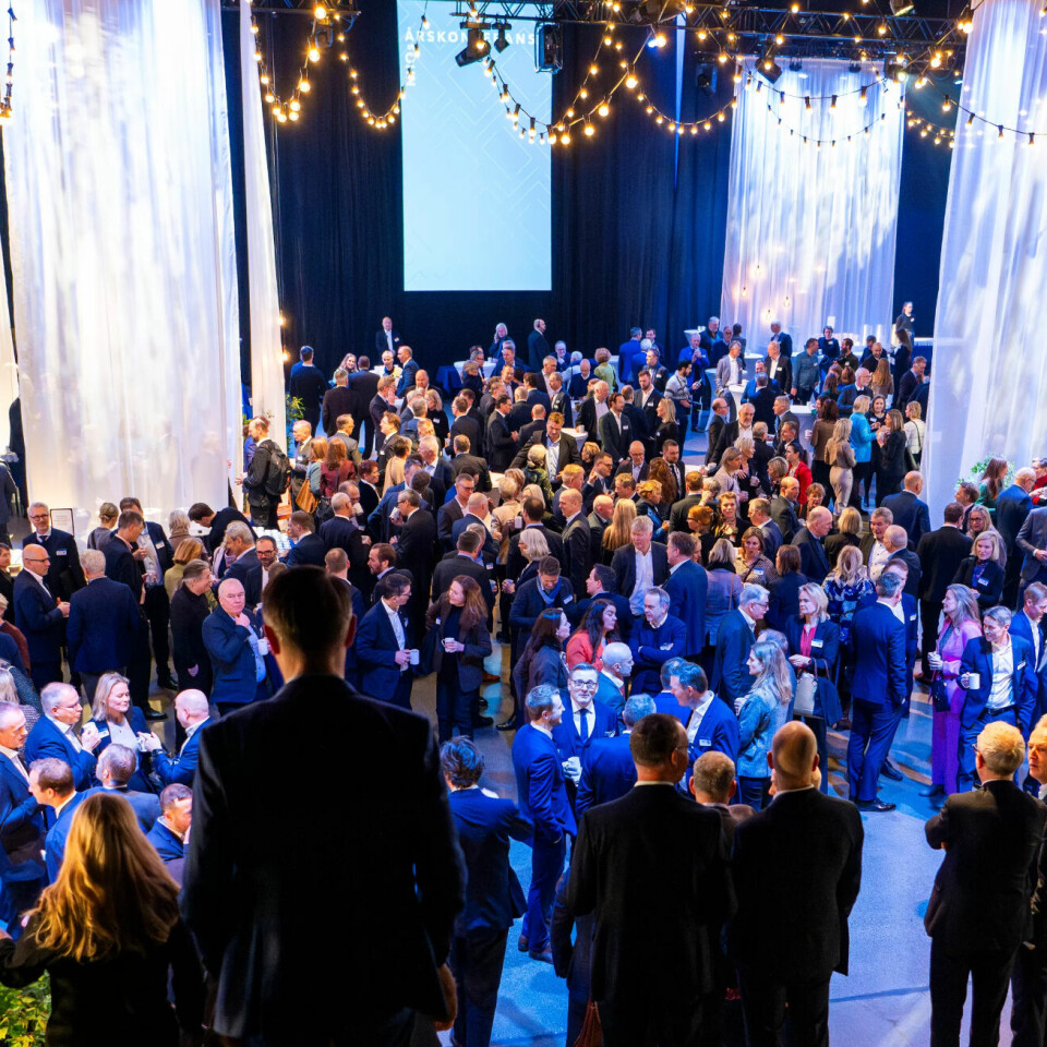 Da NHO-sjef Ole Erik Almlid tok imot toppene i det norske næringslivet til middag under årets NHO-konferanse, jobbet 22 servitører på dugnad. Da NHO-sjef Ole Erik Almlid tok imot toppene i det norske næringslivet til middag under årets NHO-konferanse, jobbet 22 servitører på dugnad.