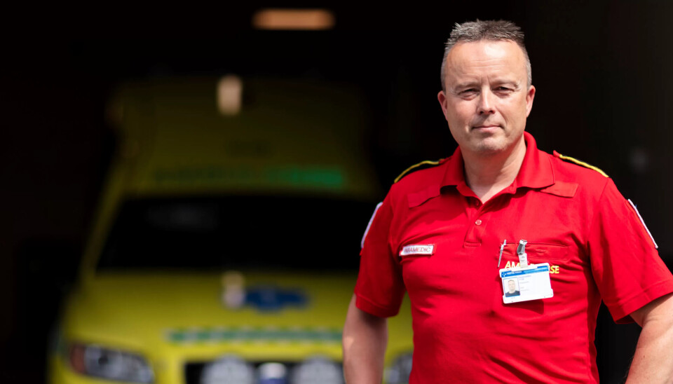 VIL ØVE MER: Paramedic Håvard Larsen etterlyser mer samtrening. – Hos oss som holder i brannslanger og bærer bårer, har det ikke skjedd så forferdelig mye. VIL ØVE MER: Paramedic Håvard Larsen etterlyser mer samtrening. – Hos oss som holder i brannslanger og bærer bårer, har det ikke skjedd så forferdelig mye.