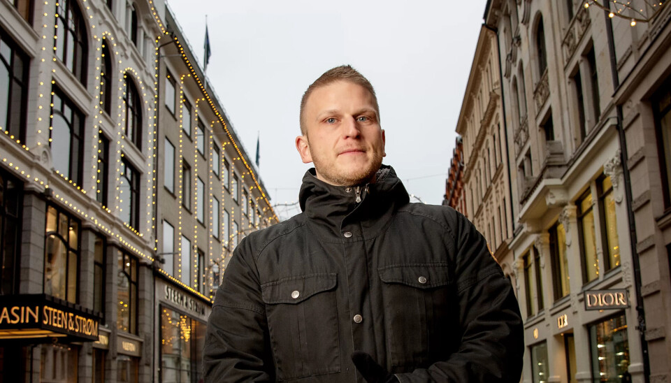 ETTERSPURT: Konsulentsjef Ståle Thomas i Nursepartner er utdannet intensivsykepleier. For noen uker siden fikk han en telefon med tilbud om vikariat som sykepleier. Tilbyderen hadde funnet ham ved hjelp av data i helsepersonellregisteret. Thomas reagerer på at et offentlig register som skal brukes til kontroll av godkjenninger og autorisasjoner, brukes som rekrutteringsbase. ETTERSPURT: Konsulentsjef Ståle Thomas i Nursepartner er utdannet intensivsykepleier. For noen uker siden fikk han en telefon med tilbud om vikariat som sykepleier. Tilbyderen hadde funnet ham ved hjelp av data i helsepersonellregisteret. Thomas reagerer på at et offentlig register som skal brukes til kontroll av godkjenninger og autorisasjoner, brukes som rekrutteringsbase.