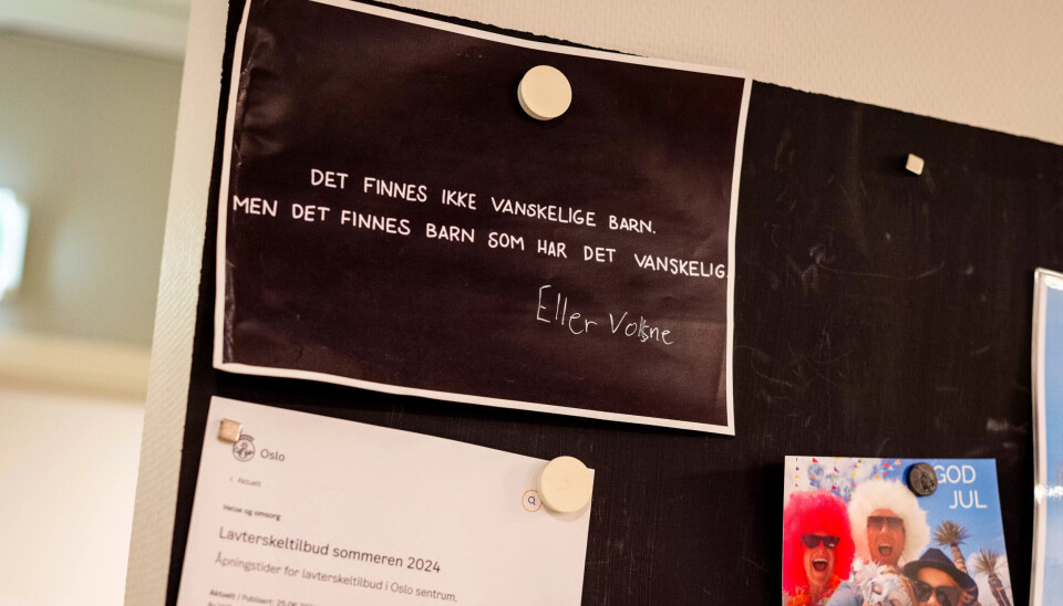 HOLDNINGSARBEID: Oppslagstavla i Uteseksjonens lokaler med viktig påminnelse: Hvordan vi møter barn og unge som havner i trøbbel, kan utgjøre en avgjørende forskjell på hvordan livene deres blir videre. HOLDNINGSARBEID: Oppslagstavla i Uteseksjonens lokaler med viktig påminnelse: Hvordan vi møter barn og unge som havner i trøbbel, kan utgjøre en avgjørende forskjell på hvordan livene deres blir videre.